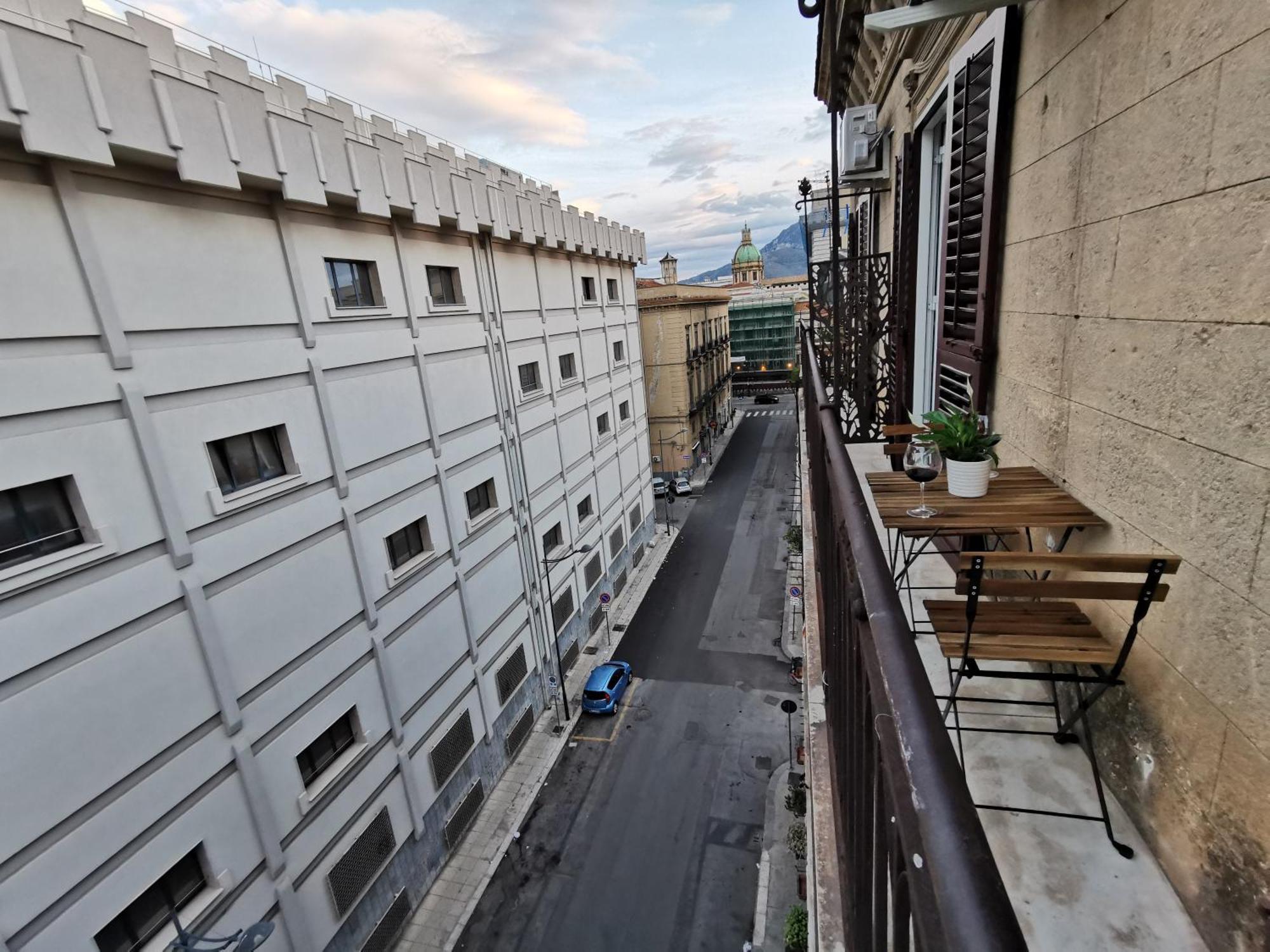 Dagnino House - Luxury Apartment In The Center Of パレルモ エクステリア 写真